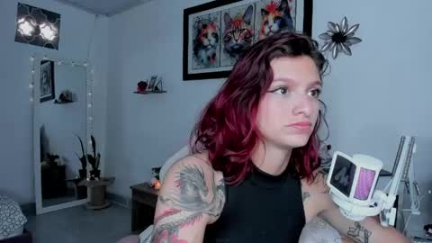 Snapshot of sophie_dolly_ chatting on 04/17/26, 10:13 sophie doll online show from 04/17/26, 10:13