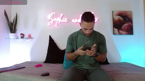 Snapshot of sophie_foxx chatting on 05/25/26, 12:00 SOPHIE - FOXX online show from 05/25/26, 12:00