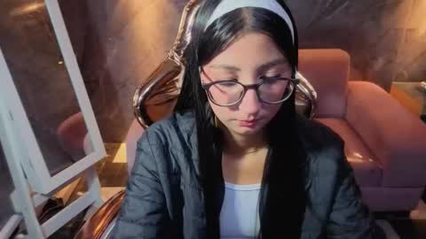 Snapshot of sophie_jones_b chatting on 02/03/26, 12:32 sophie_jones_b online show from 02/03/26, 12:32