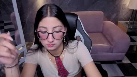 Snapshot of sophie_jones_b chatting on 02/21/26, 01:12 sophie_jones_b online show from 02/21/26, 01:12