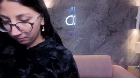 Snapshot of sophie_jones_b chatting on 02/23/26, 12:35 sophie_jones_b online show from 02/23/26, 12:35