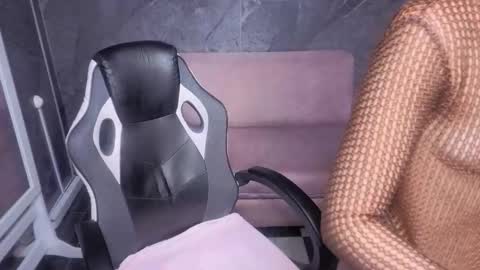 Snapshot of sophie_jones_b chatting on 03/02/26, 12:45 sophie_jones_b online show from 03/02/26, 12:45