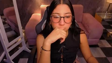 sophie_jones_b online show from 05/02/26, 12:32