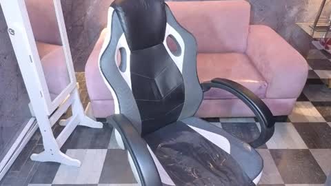 sophie_jones_b online show from 05/27/26, 12:51