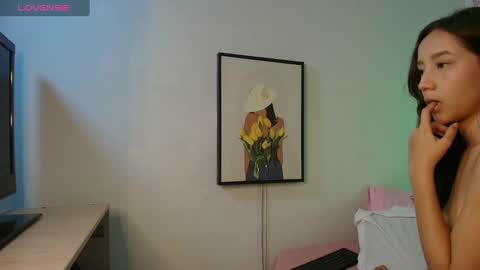 Snapshot of sophie_lii chatting on 01/26/25, 08:34 Sophie or Sof online show from 01/26/25, 08:34