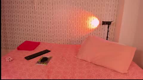 Snapshot of sophie_lii chatting on 02/07/25, 06:13 Sophie or Sof online show from 02/07/25, 06:13