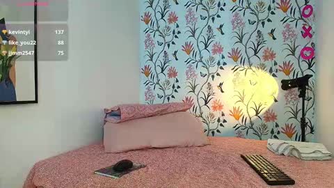 Snapshot of sophie_lii chatting on 02/20/25, 08:36 Sophie or Sof online show from 02/20/25, 08:36