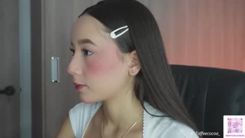 Snapshot of sophie_lii chatting on 09/24/25, 07:17 Sophie or Sof online show from 09/24/25, 07:17