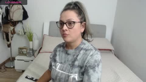 Snapshot of sophie_lopez1 chatting on 12/09/24, 02:13 Sofa online show from 12/09/24, 02:13