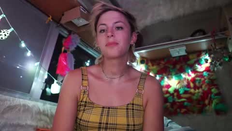 Snapshot of sophie_lovely chatting on 02/15/25, 05:30 derpy derpington online show from 02/15/25, 05:30