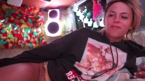 Snapshot of sophie_lovely chatting on 02/28/25, 05:26 derpy derpington online show from 02/28/25, 05:26