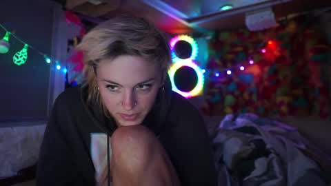 Snapshot of sophie_lovely chatting on 03/08/25, 03:39 derpy derpington online show from 03/08/25, 03:39