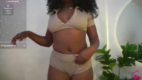 Sophie online show from 05/03/26, 02:01