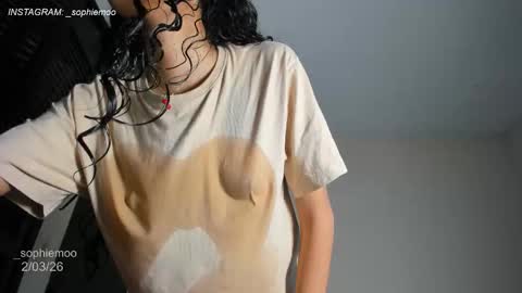 Snapshot of sophie_moo chatting on 03/02/26, 12:01 Sophie online show from 03/02/26, 12:01