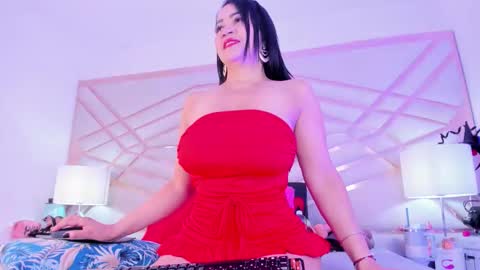 sophie_newton online show from 11/13/25, 12:04