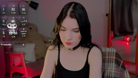 sophie_nomenal_ online show from 10/09/25, 08:29