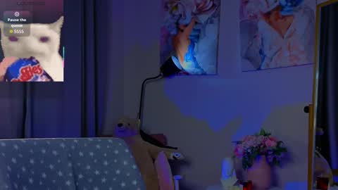 sophie_nomenal_ online show from 11/25/25, 01:55