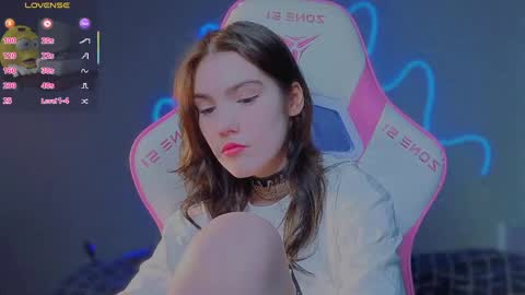 sophie_nomenal_ online show from 05/15/26, 11:12