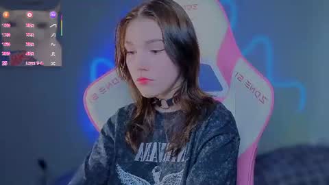 sophie_nomenal_ online show from 07/05/26, 10:22