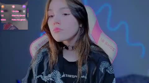 sophie_nomenal_ online show from 07/11/26, 07:27
