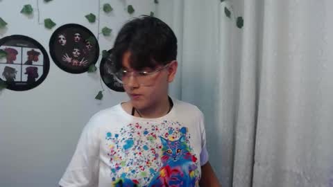 Snapshot of sophie_ross1 chatting on 11/26/25, 04:24 sophie_ross1 online show from 11/26/25, 04:24