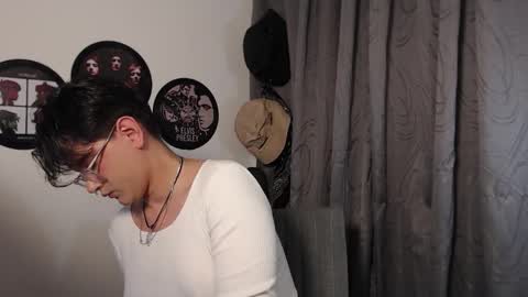 Snapshot of sophie_ross1 chatting on 12/05/25, 12:30 sophie_ross1 online show from 12/05/25, 12:30