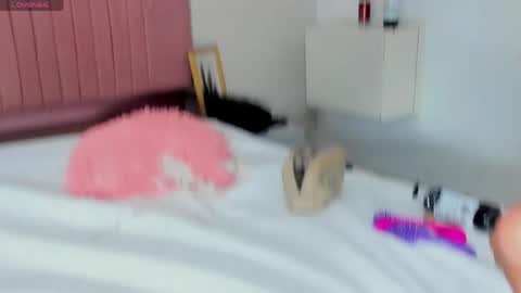 Snapshot of sophie_ross18 chatting on 04/14/26, 03:45 Sophie online show from 04/14/26, 03:45