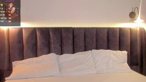 sophie_smith19 online show from 09/25/25, 01:37