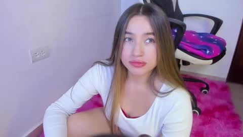 Snapshot of sophie_spencer1 chatting on 12/19/25, 02:07 sophie_spencer1 online show from 12/19/25, 02:07