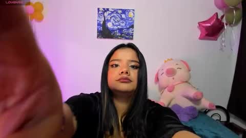 Snapshot of sophie_t_ chatting on 11/28/25, 11:24 Sofia online show from 11/28/25, 11:24