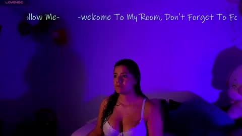 Snapshot of sophie_t_ chatting on 12/03/25, 01:24 Sofia online show from 12/03/25, 01:24