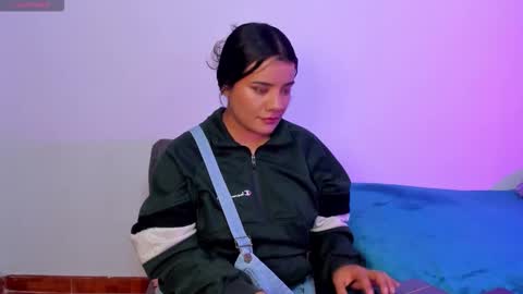 Snapshot of sophie_t_ chatting on 01/16/26, 04:16 Sofia online show from 01/16/26, 04:16