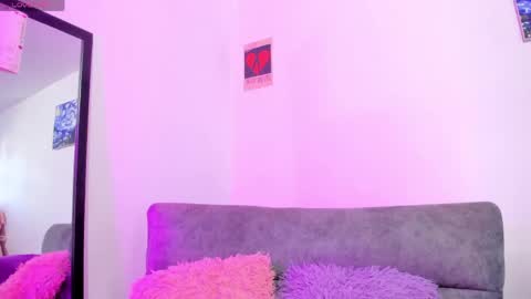 Snapshot of sophie_t_ chatting on 04/12/26, 08:47 Sofia online show from 04/12/26, 08:47