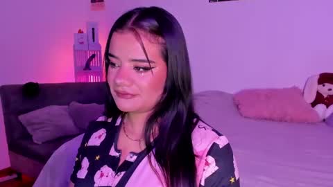 Snapshot of sophie_t_ chatting on 06/16/26, 02:58 Sofia online show from 06/16/26, 02:58