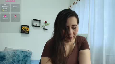 Snapshot of sophie_tyler25 chatting on 07/08/26, 01:26 SOPHIE TYLER online show from 07/08/26, 01:26