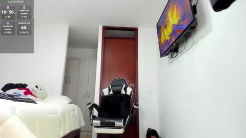 Snapshot of sophiebaker__ chatting on 09/11/25, 02:55 sophiebaker__ online show from 09/11/25, 02:55