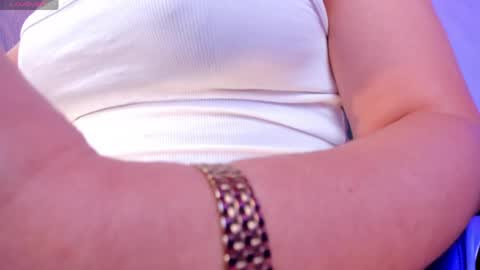 Snapshot of sophiebarnett_ chatting on 06/05/26, 10:15 Sophie online show from 06/05/26, 10:15