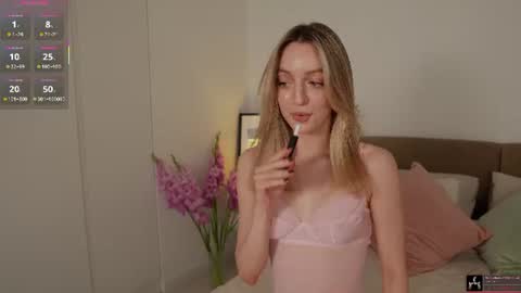 Snapshot of sophiebelll chatting on 06/16/26, 11:02 sophiebelll online show from 06/16/26, 11:02