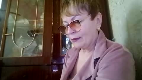 Snapshot of sophieburnsx chatting on 05/22/26, 10:32 SophieBurnsX online show from 05/22/26, 10:32