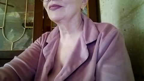 Snapshot of sophieburnsx chatting on 05/23/26, 11:14 SophieBurnsX online show from 05/23/26, 11:14