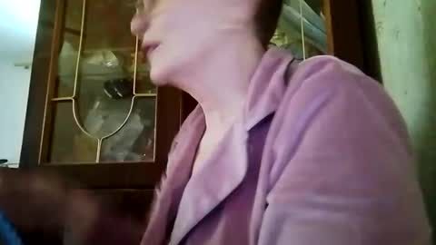 Snapshot of sophieburnsx chatting on 06/05/26, 09:37 SophieBurnsX online show from 06/05/26, 09:37