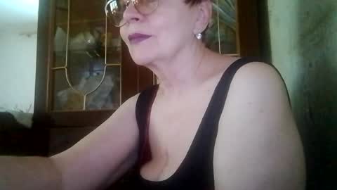 Snapshot of sophieburnsx chatting on 06/21/26, 09:45 SophieBurnsX online show from 06/21/26, 09:45
