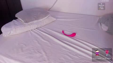 Snapshot of sophiecanbrook1 chatting on 01/12/25, 09:08 sophiecanbrook1 online show from 01/12/25, 09:08