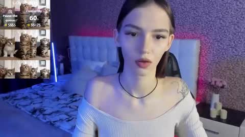 Sophie online show from 02/06/25, 07:02