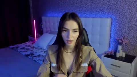 Sophie online show from 02/23/25, 11:00