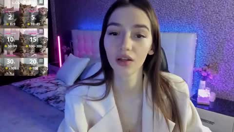 Sophie online show from 03/03/25, 07:32