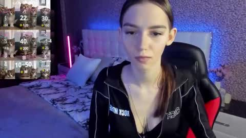 Sophie online show from 03/04/25, 08:13