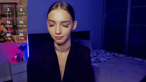 Sophie online show from 10/03/25, 04:37