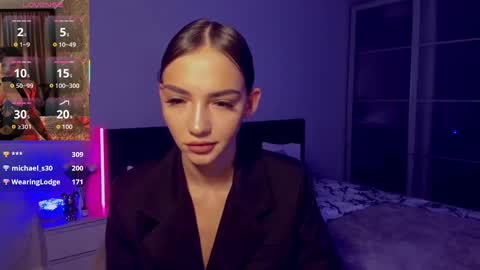 Sophie online show from 10/22/25, 12:44