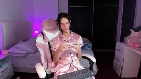 Snapshot of sophiecornett chatting on 07/02/26, 03:23 online show from 07/02/26, 03:23